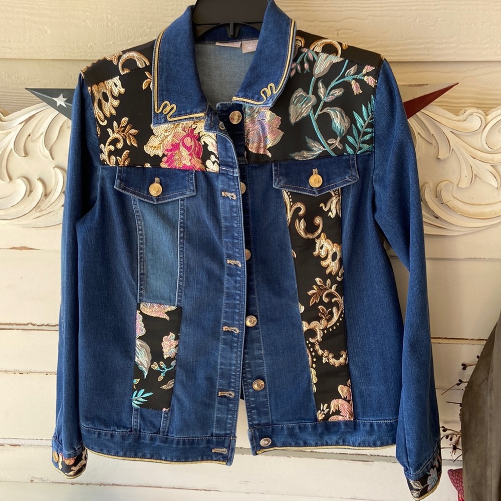 Chico’s fun Denim jacket !